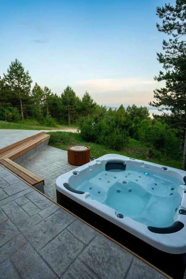 Continental Adventure Resort - Mountain Escape & Glamping