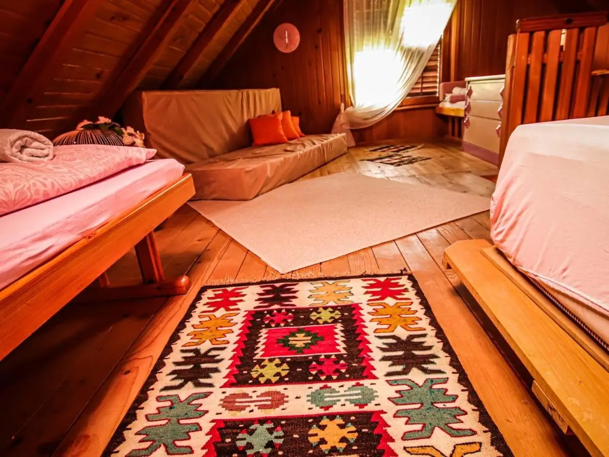 Home Eden Dobrenica