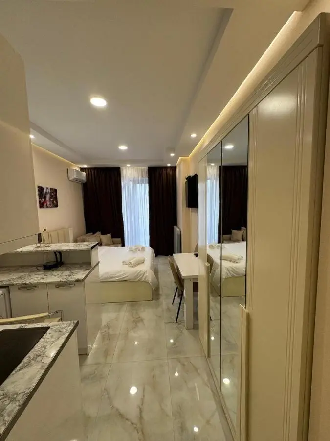 LiluHome Ameri Plaza apartment 21