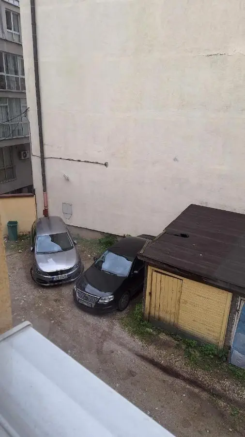 Sarajevo central quiet apartment,private free parking