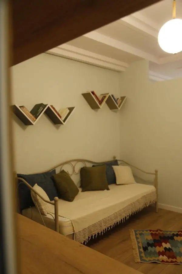 Illyrian studio apartment 2