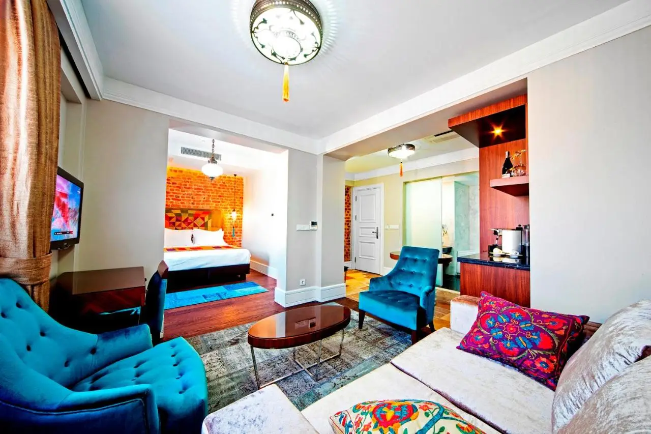 Azade Suites
