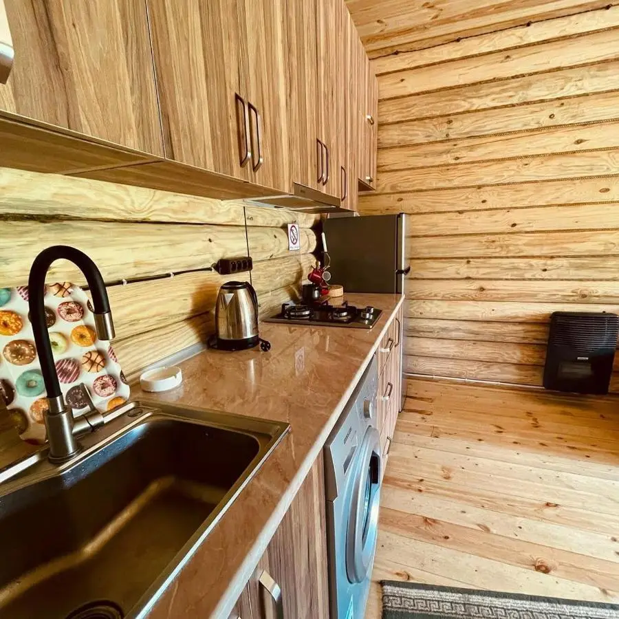 Kingswood Cabins Borjomi
