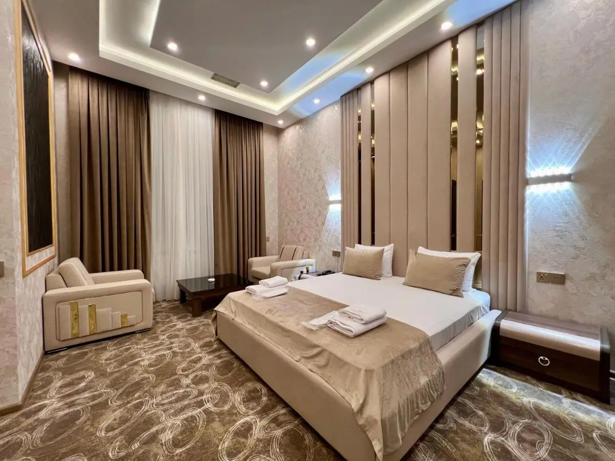 Royal Mansion Hotel