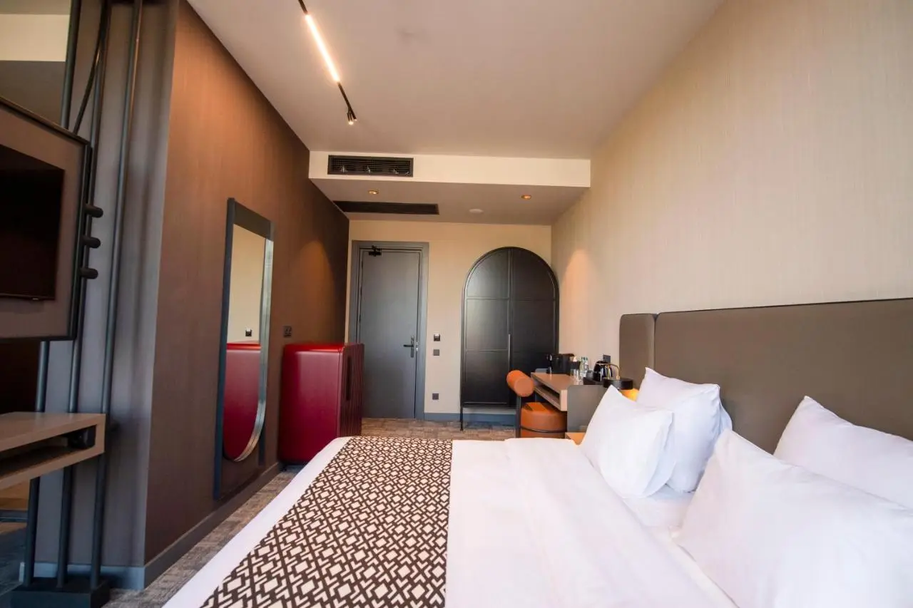 Qarvasla Hotel