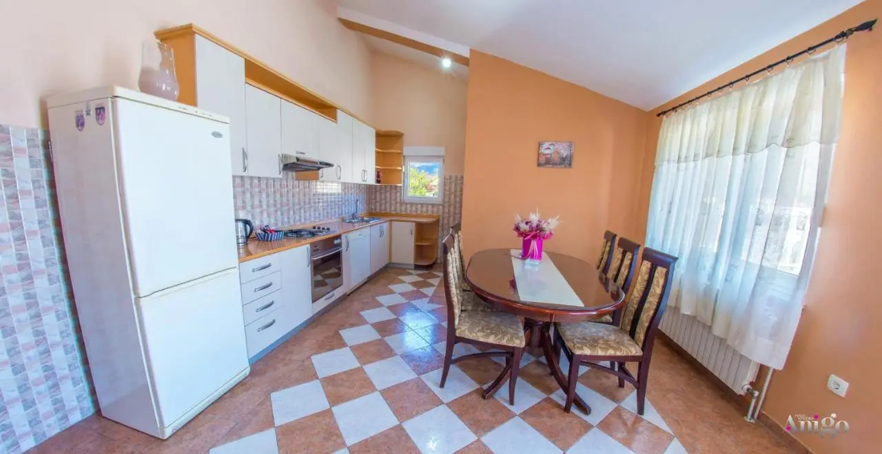 Spacious apartment overlooking Mostar