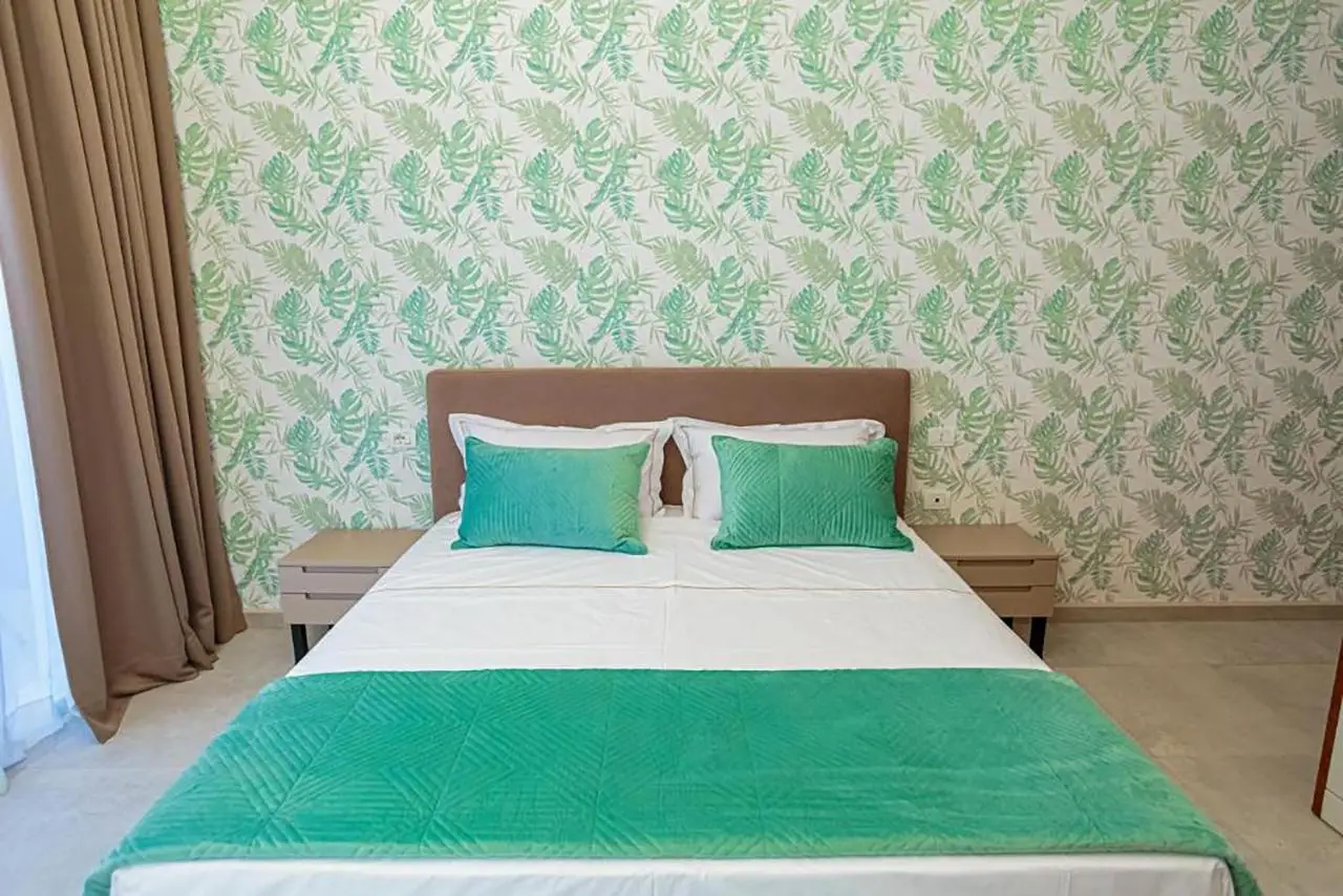 Toto Hotel & Apartments