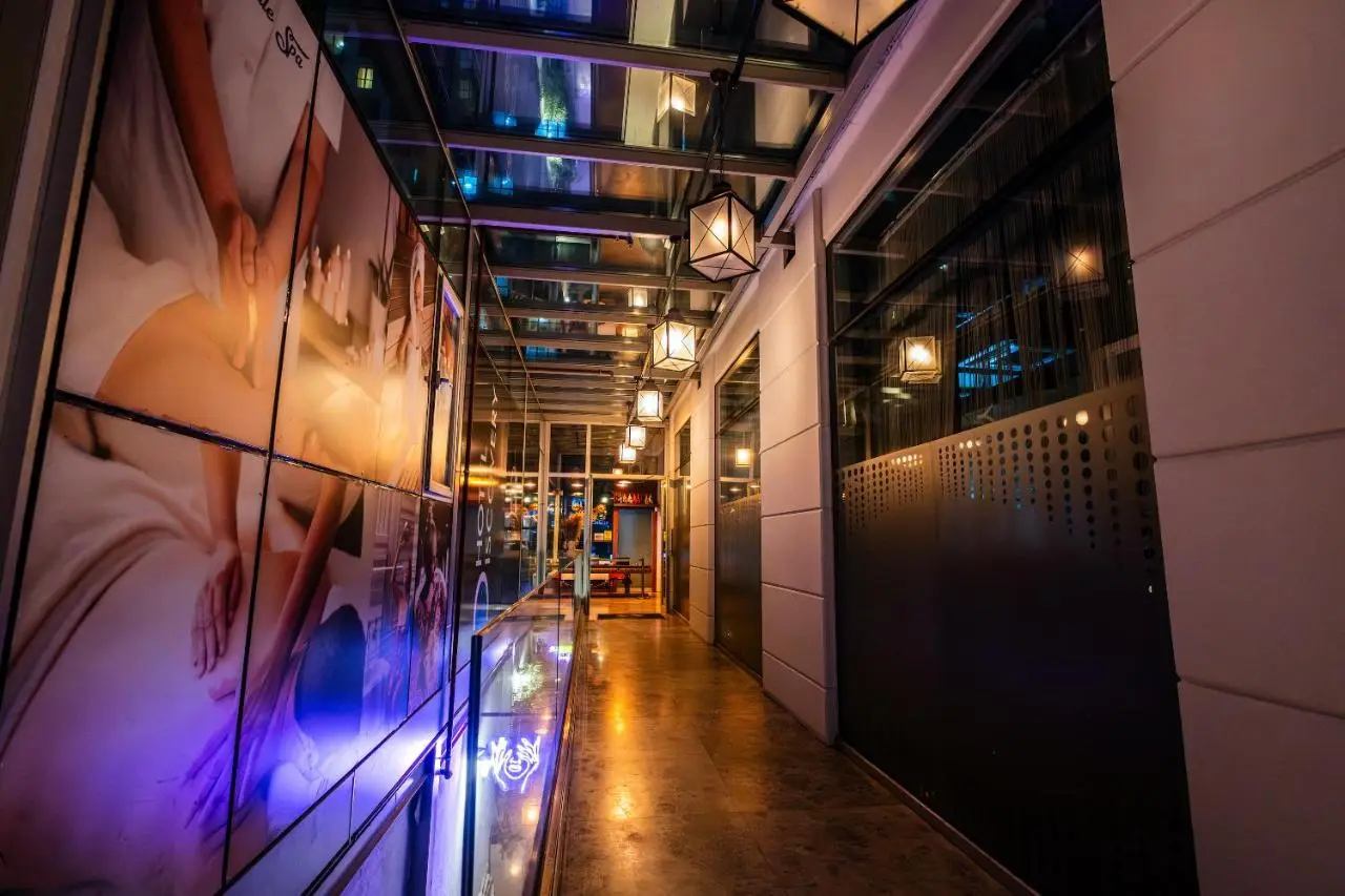 Discovery Hotel