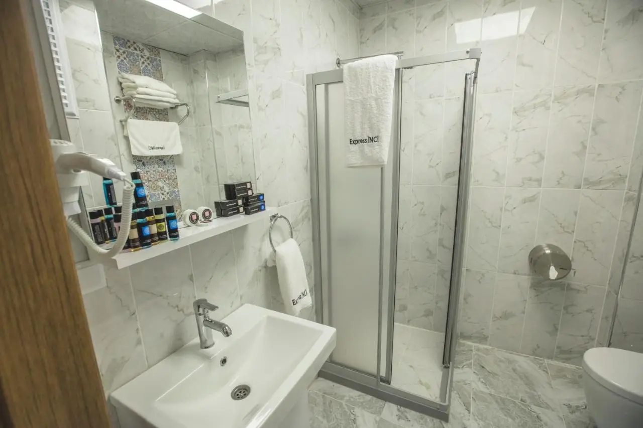 Express İnci Hotel