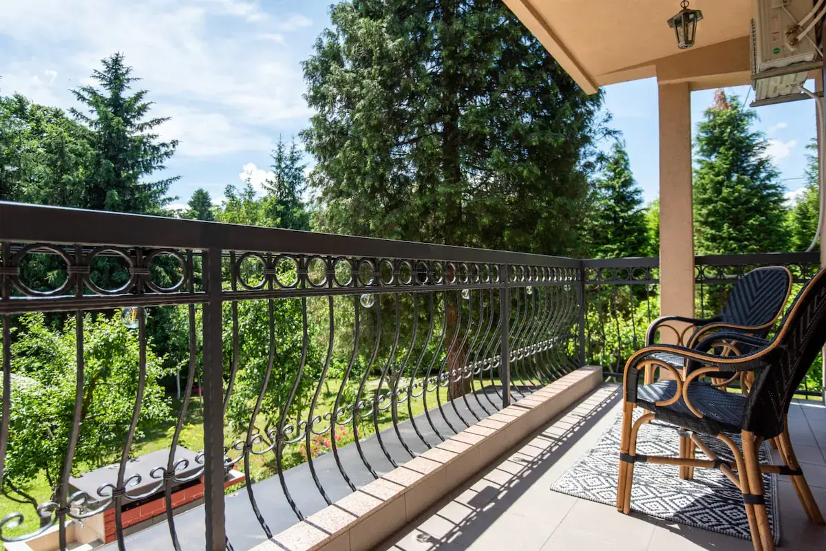 6BDR Holiday Nest - Green Aris