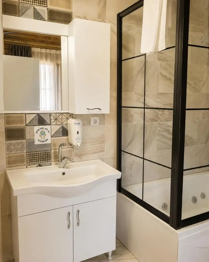 Royal Garden Suite and Hotel