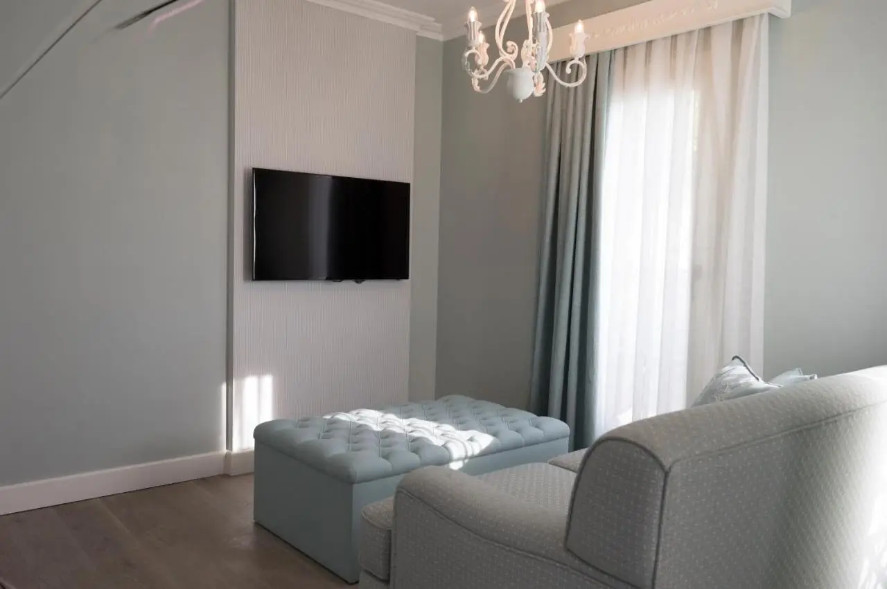 Ena Boutique Hotel & Residences