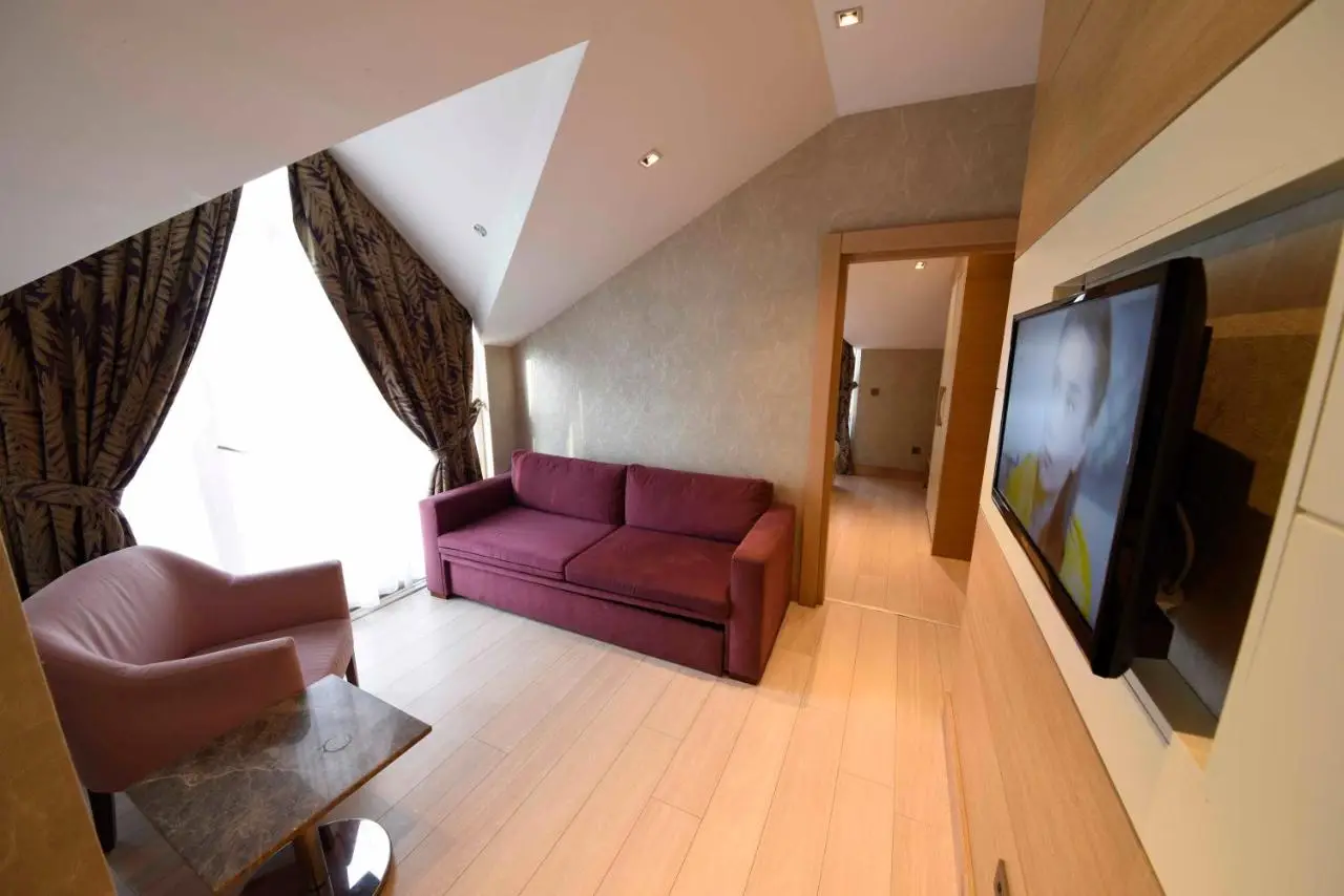 Le Mirage Hotel
