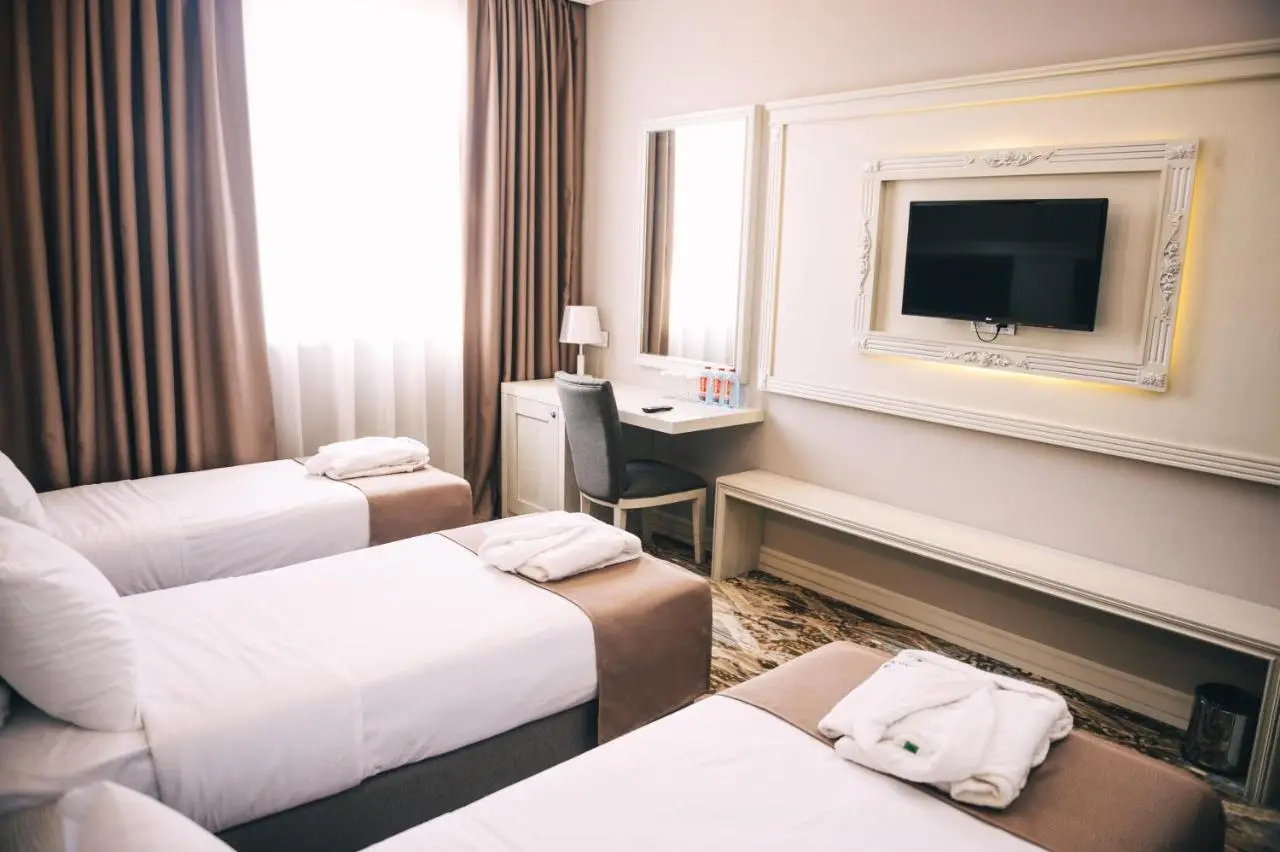Emerald Suite Hotel