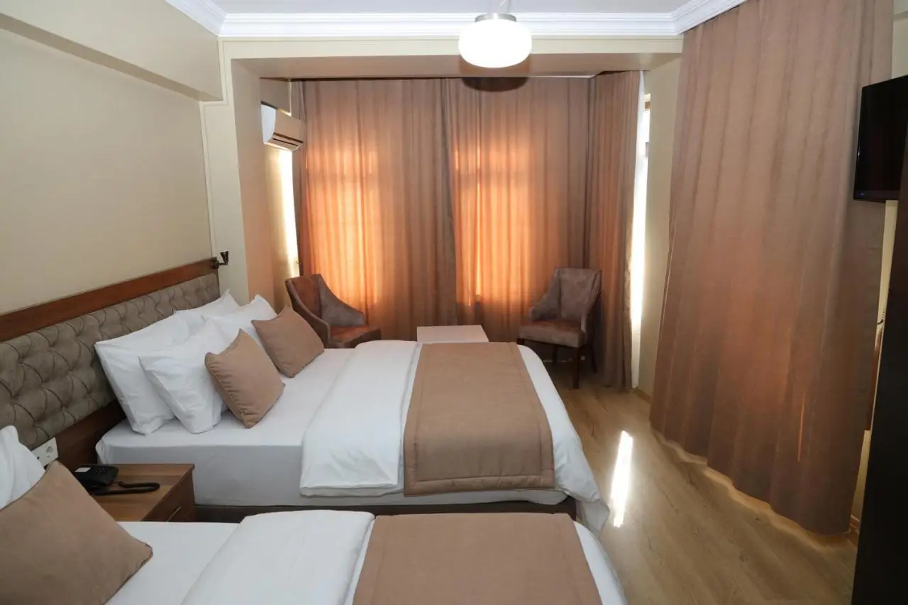 Ramparts Hotel