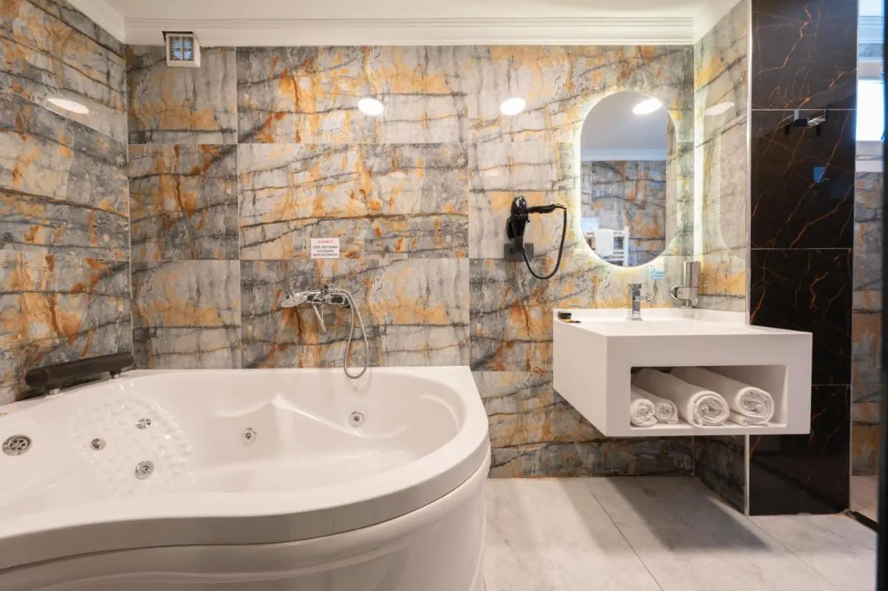 216 Eagle Palace Suite