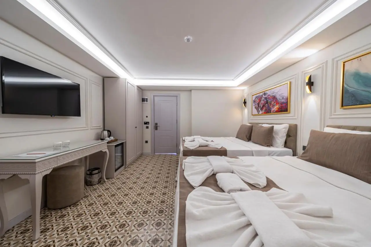 Pera Luna Premium Hotel