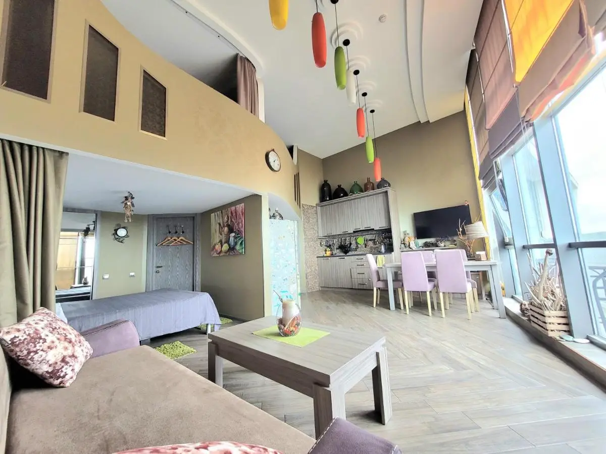 2 levels penthouse with a SUNSET SEA VIEW! Balcony and window 8x4m!