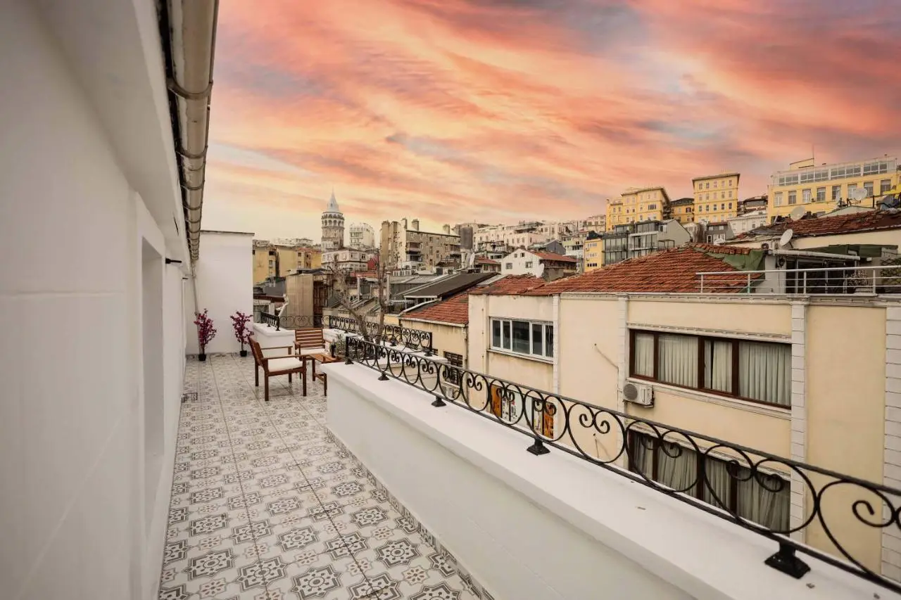 Selvese Suites, Serviced Living in Galata