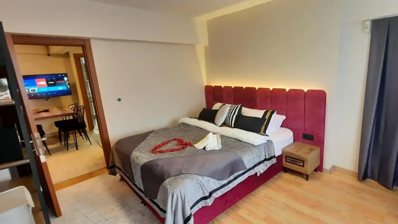 FINDIKZADE SEASIDE FLATS in lively Fatih area very near metro and tourist sights