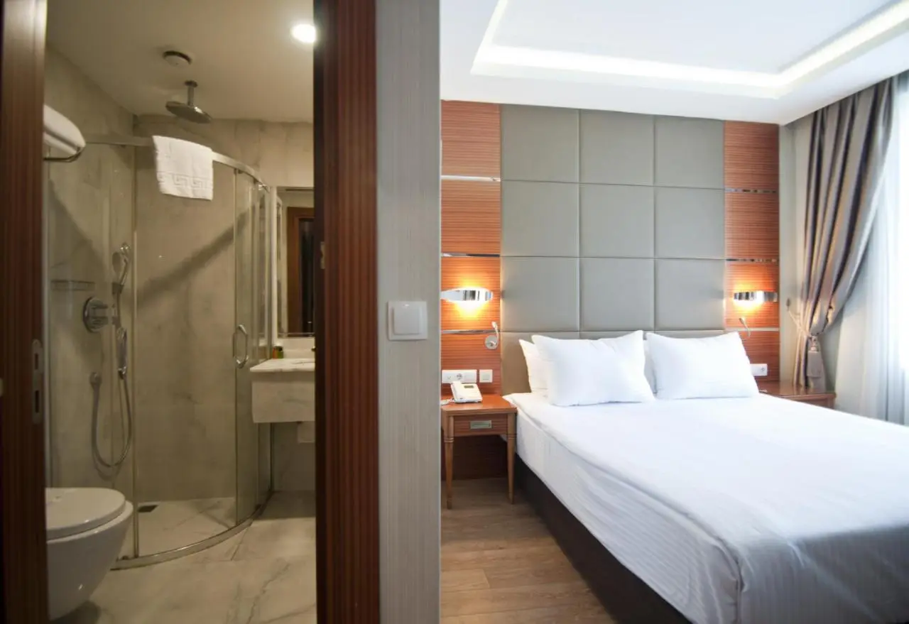 Glorious Hotel