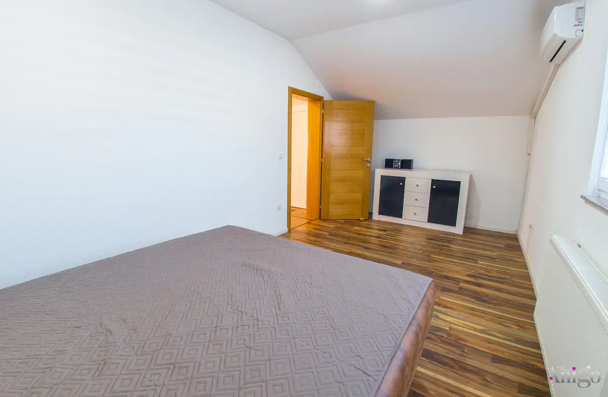 Mostaria House