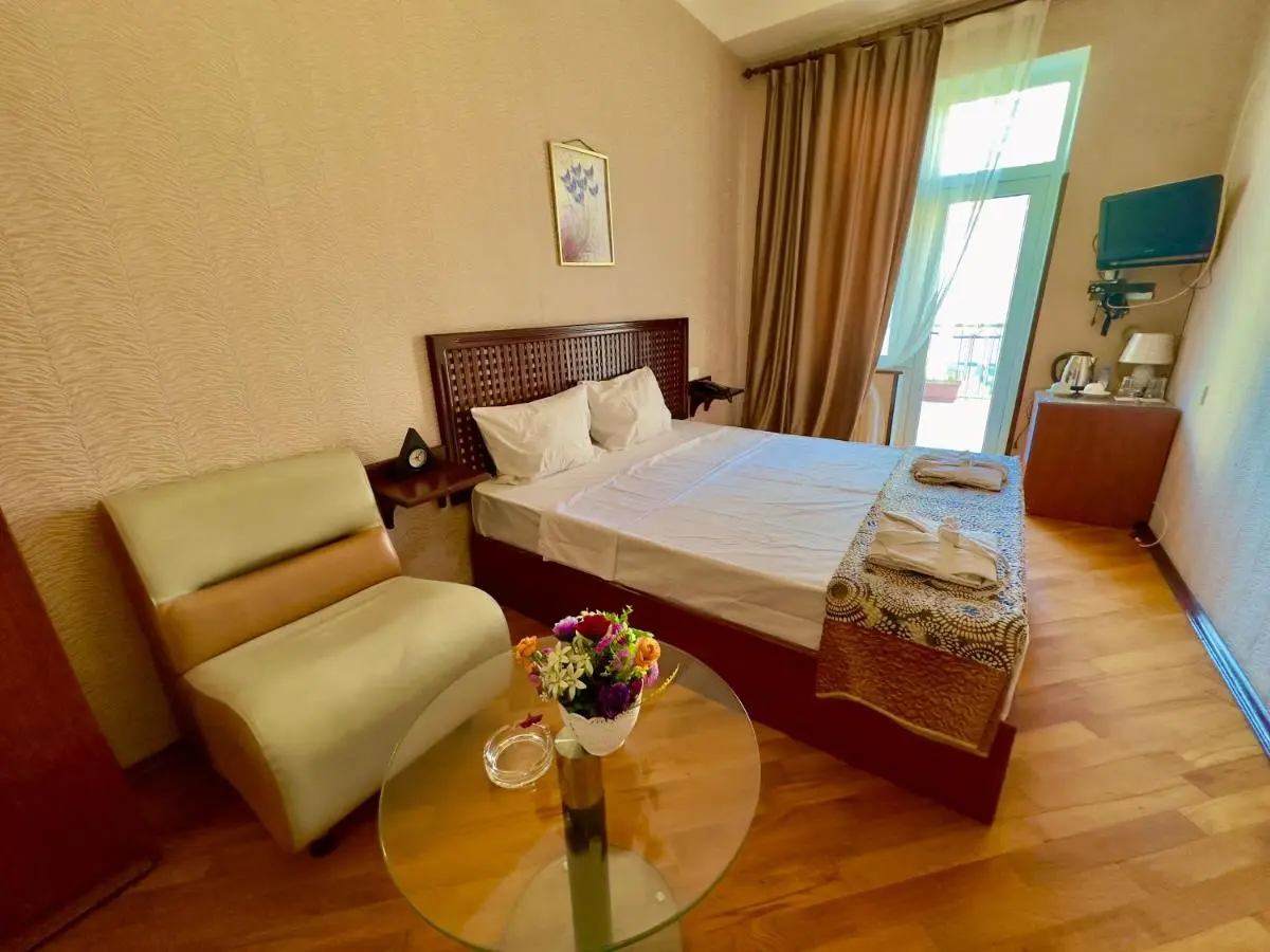 Nur Hotel & Terrace Cafe