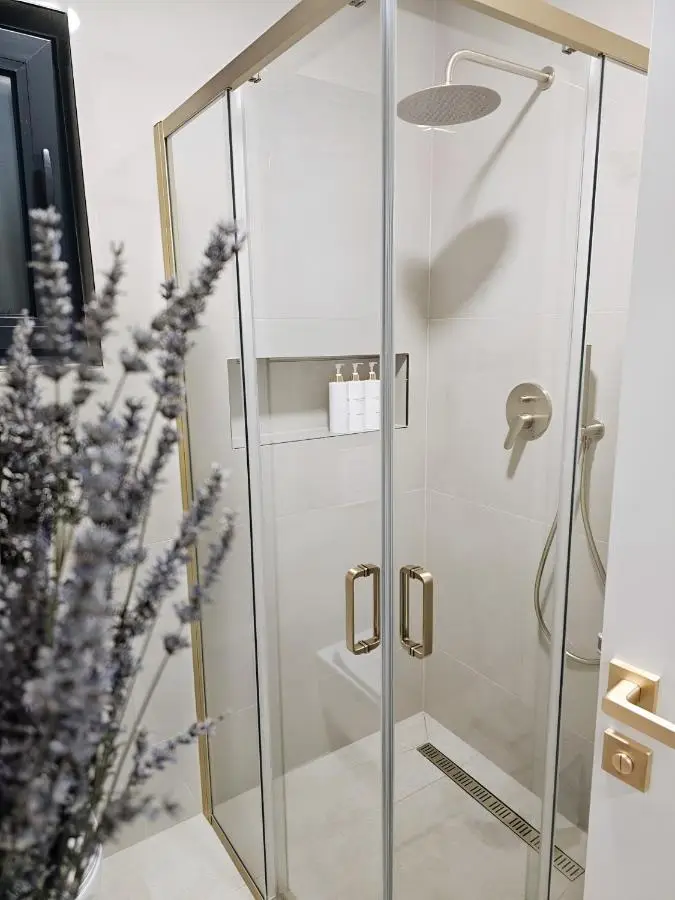 LUXIA PRIVATE ESTATE Sauna & Pool x Jacuzzi with Fireplace outdoor lounge