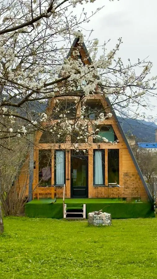 A-frame mestia