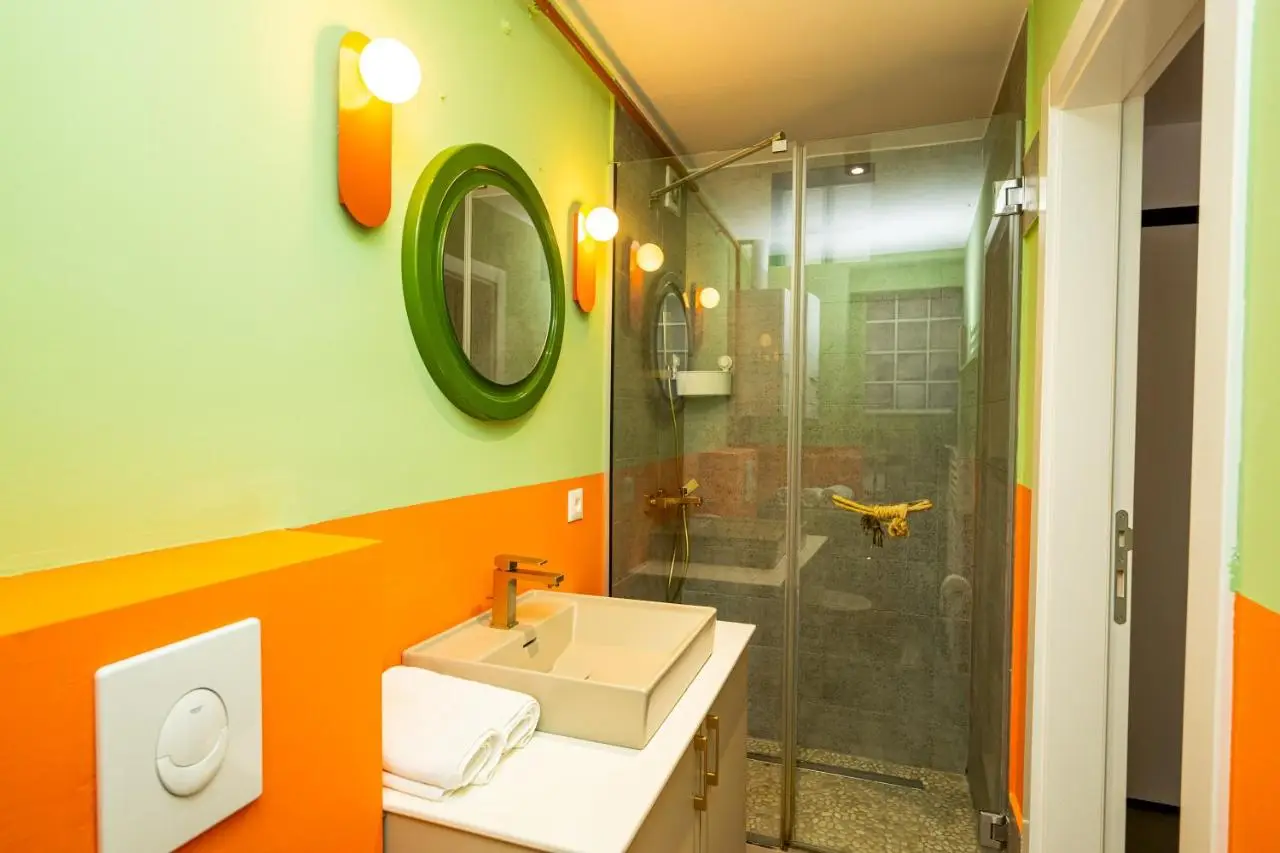 Colorful 3-Bedroom Apartment
