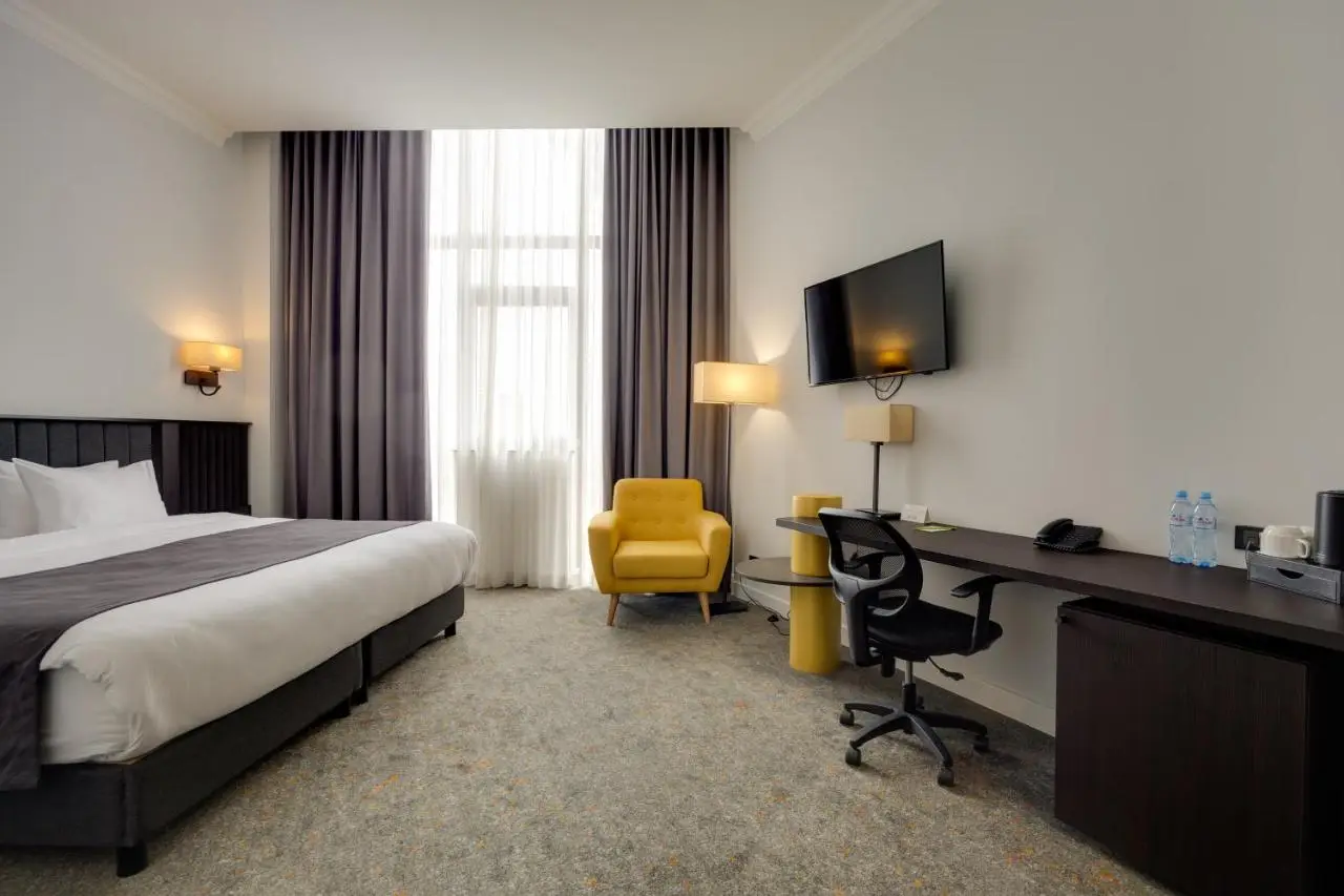 Pine Astoria Hotel