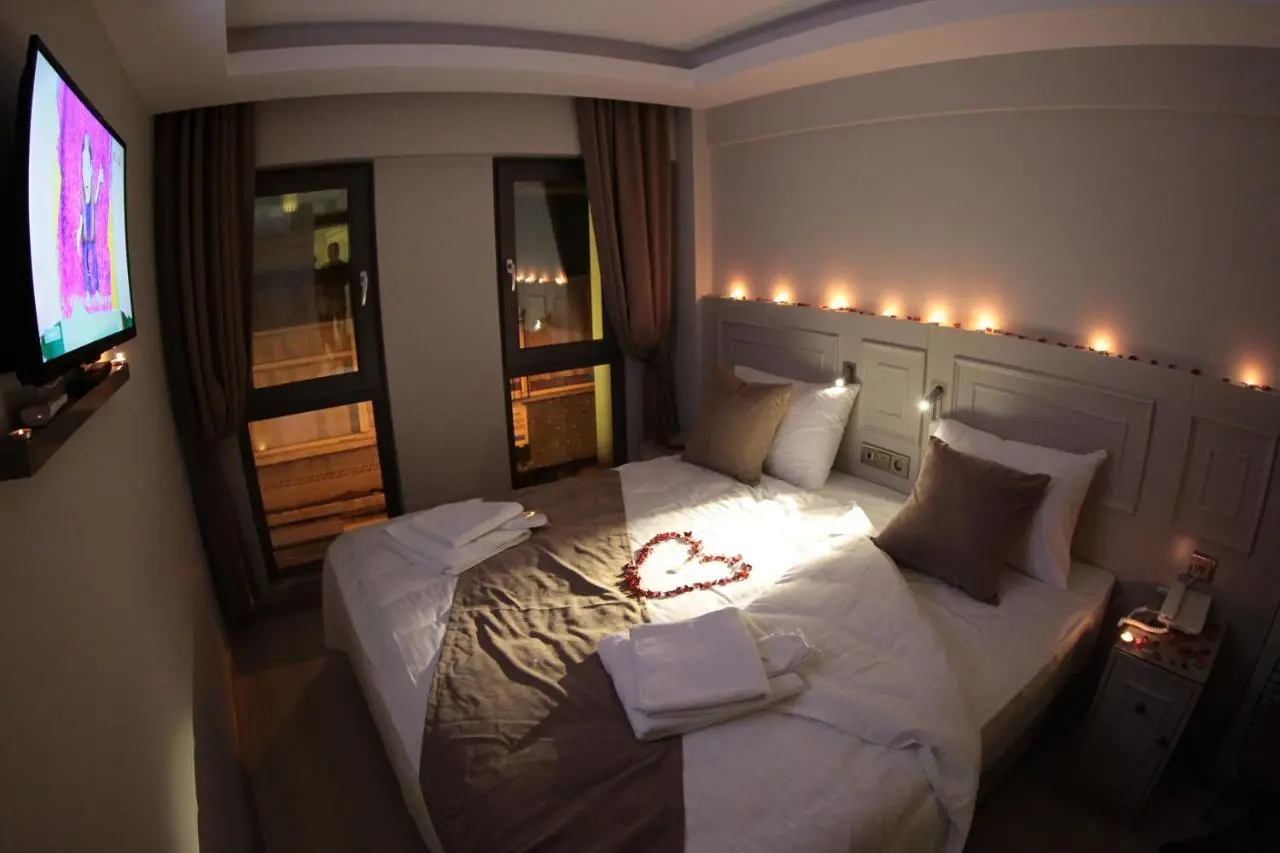 X-NELLYİ HOTEL