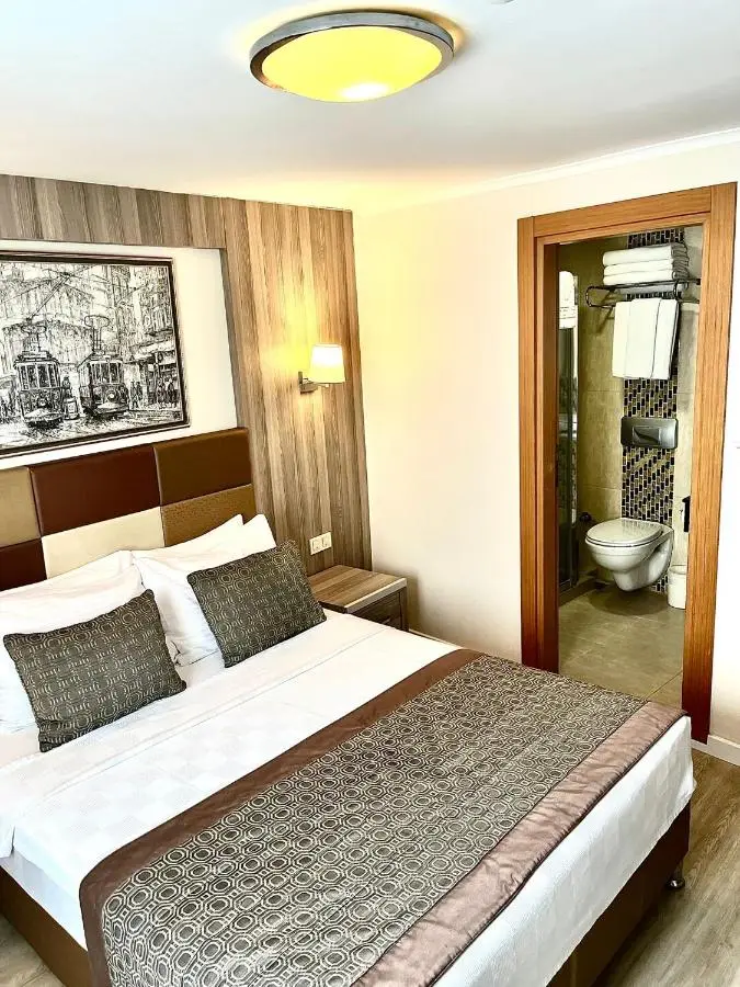 Pera Arya Hotel