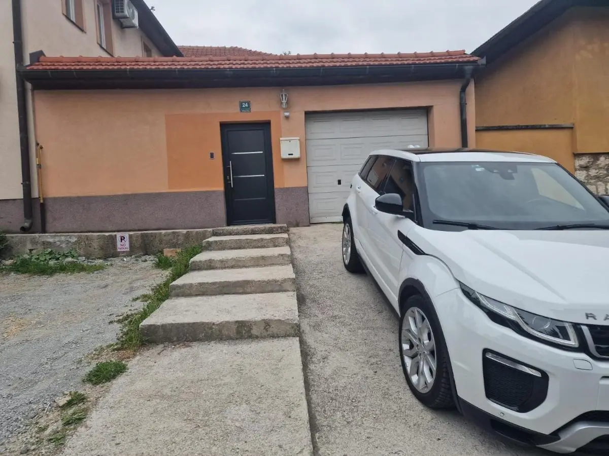 Apartment Irma free parking old town near Bascarsija