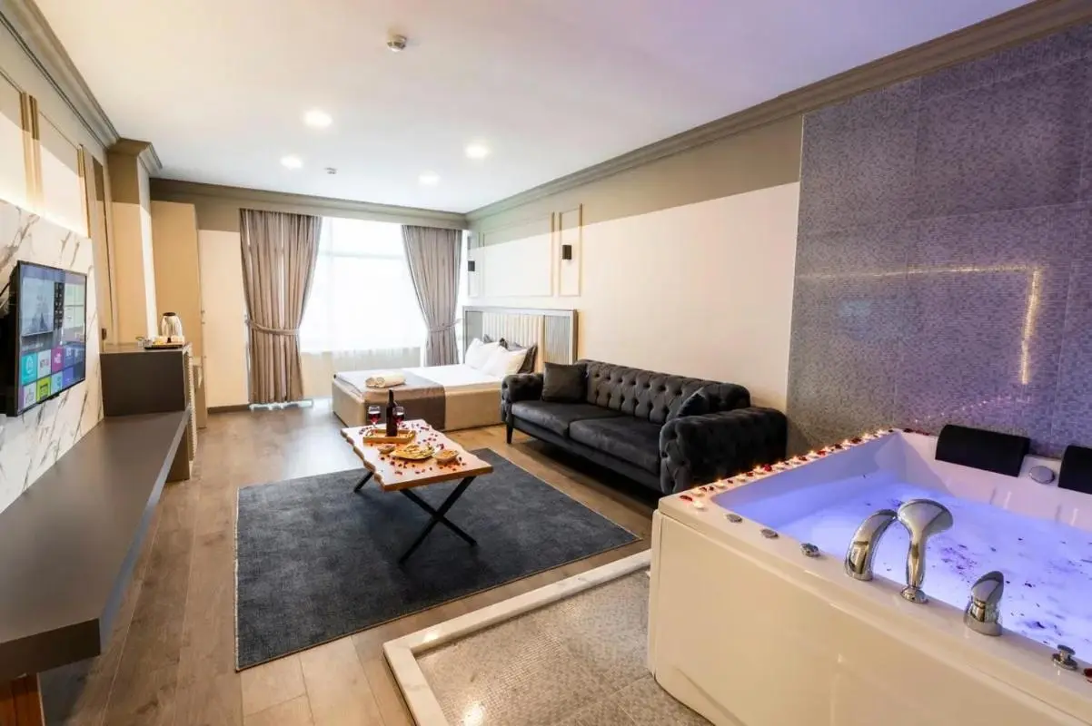 The Royal Luxury Hotel
