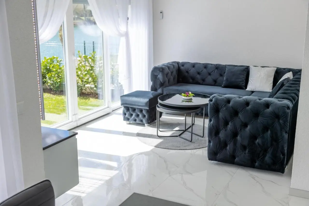 House De Luxe
