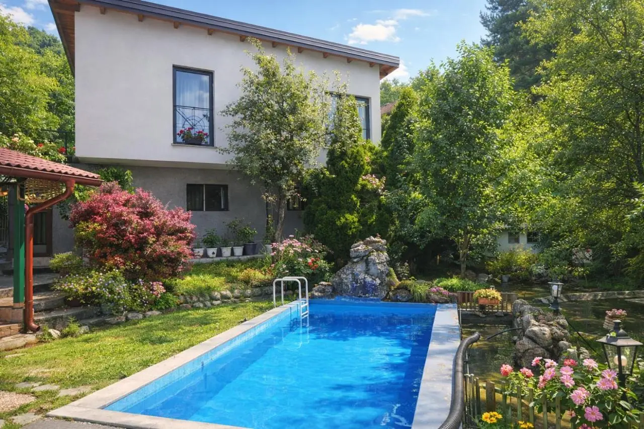 Sarajevo Hills-POOL&JACUZZI private garden Home-Near Old Town