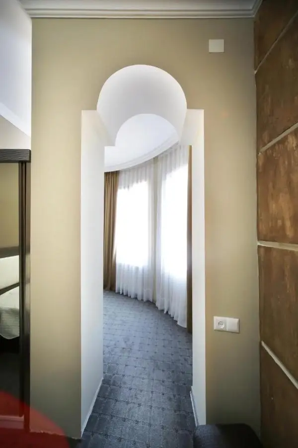 Discovery Hotel