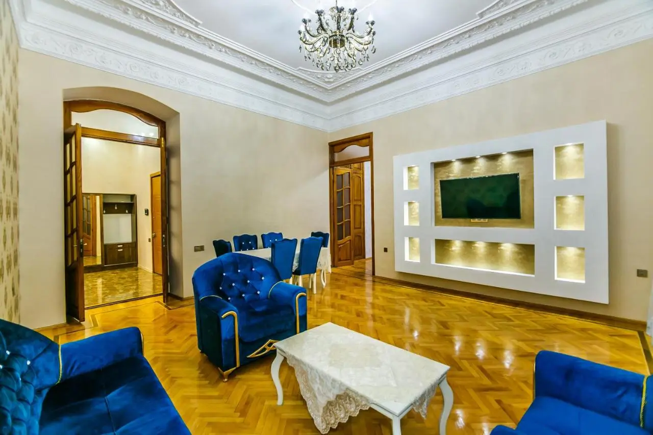 Hezi Aslanov house in CITY CENTRE