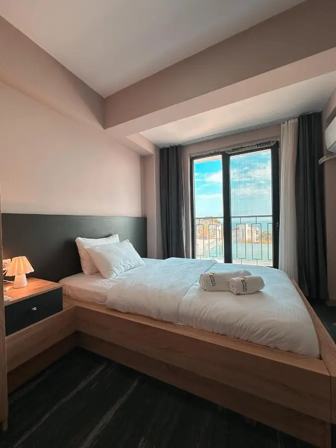 Lemon Suites & Restaurant