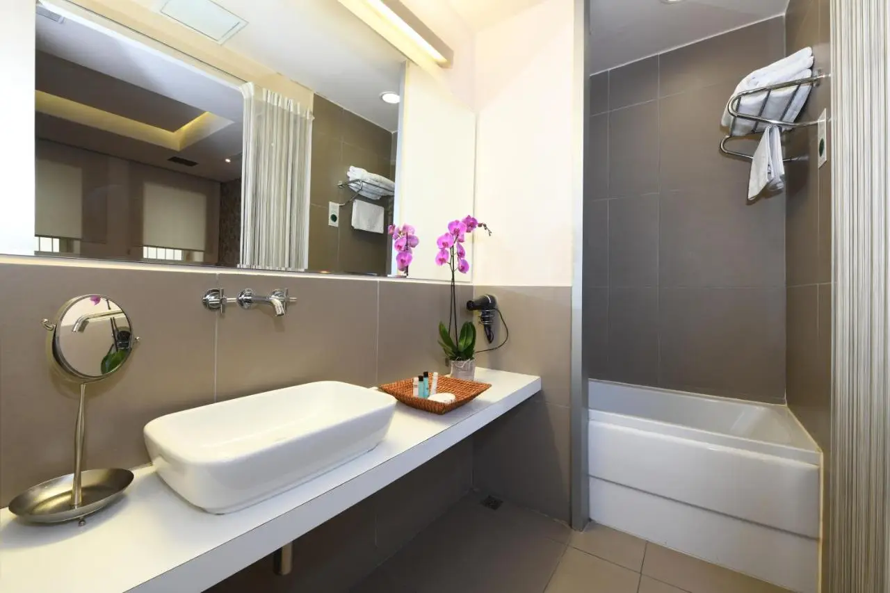 Ansen Hotel and Suites