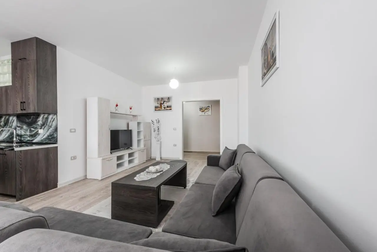 City Escape Apartment by PikHost