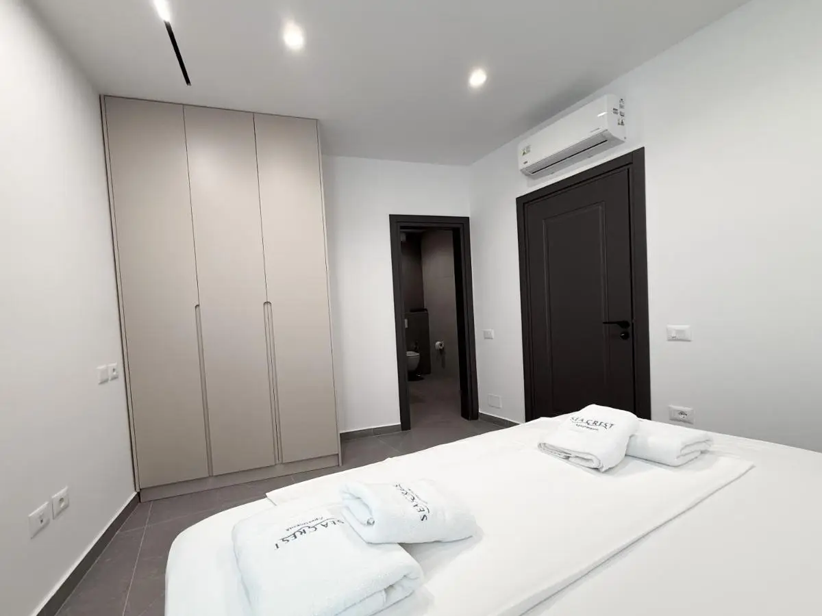 Sea Crest Apartments