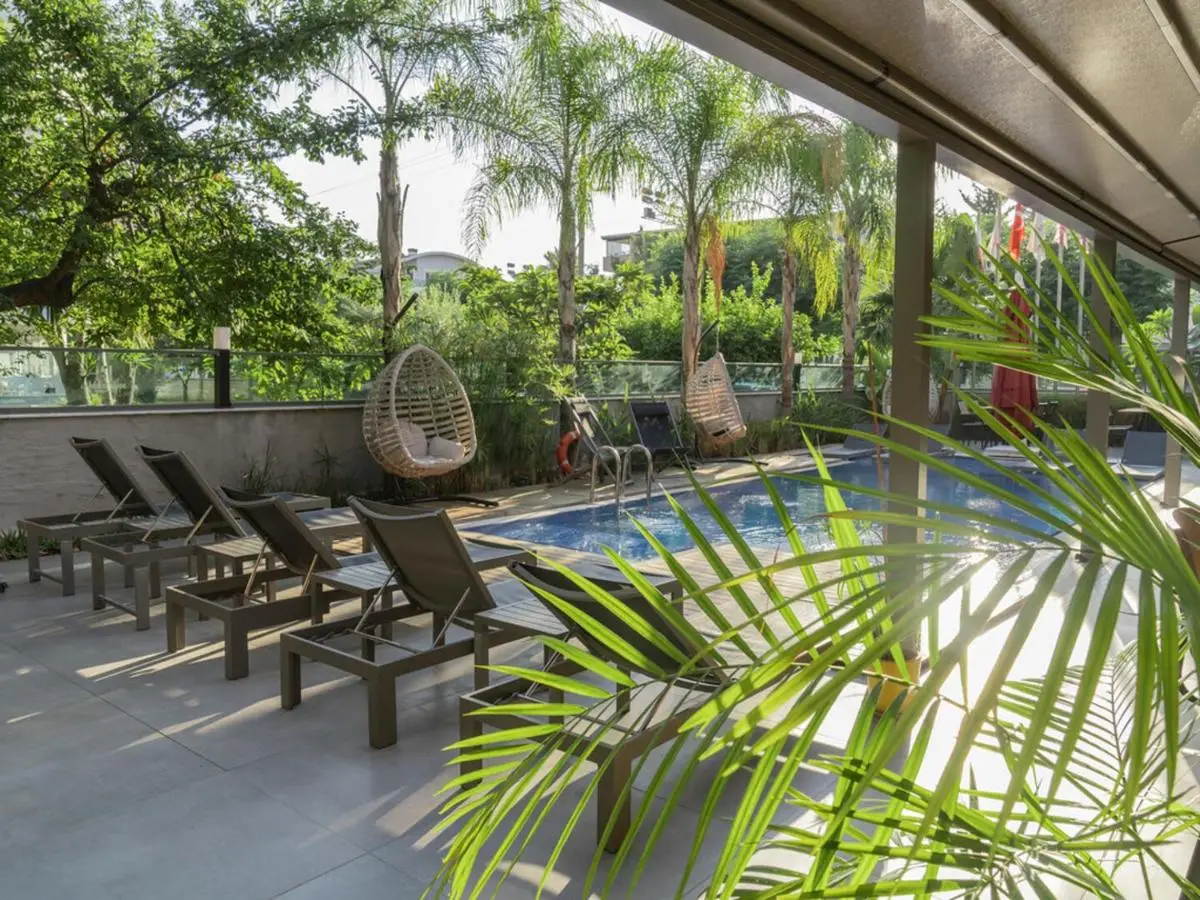 Laren Sea Side Hotel Spa