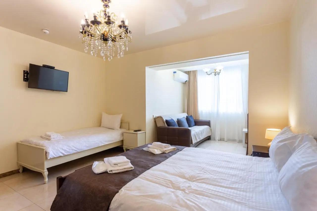 Prime location Apartment with Three Bedroom