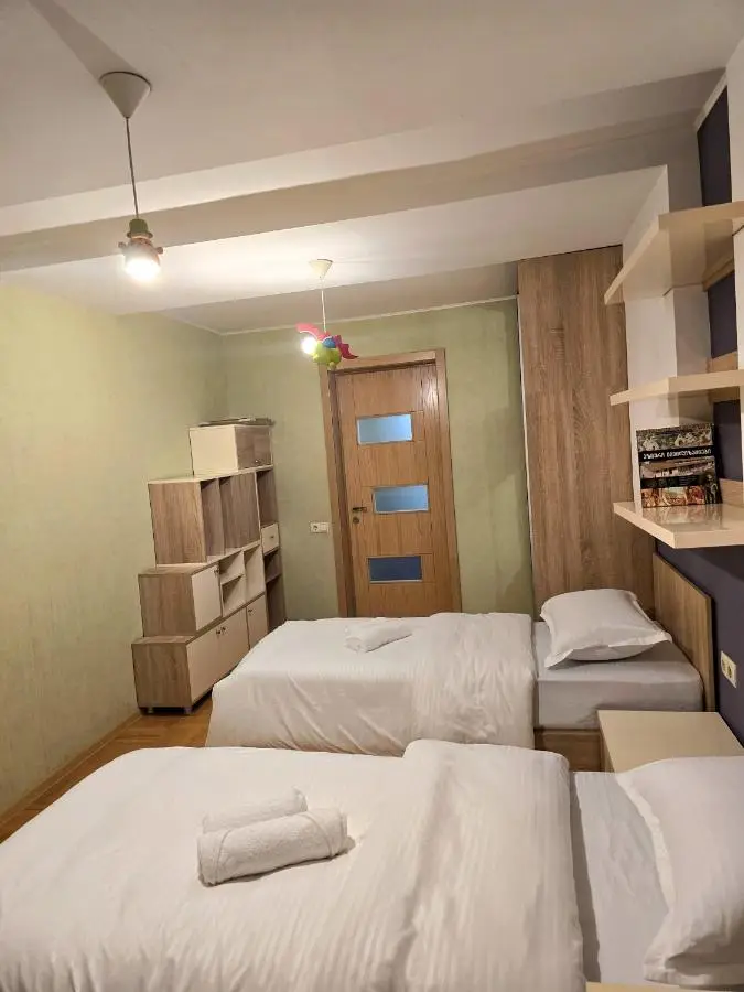 Explore Old Tbilisi, 3BR Apartment for 5, Walk to All