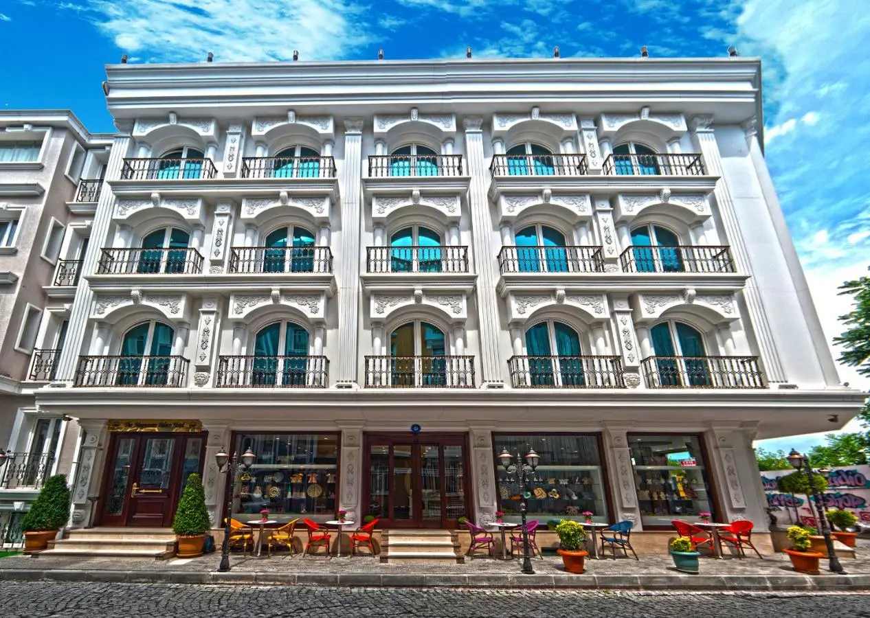 The Magnaura Palace Hotel