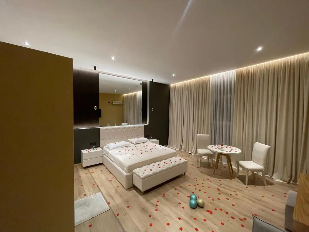 Luxury Jacuzzi Suite- Astir,Tirana