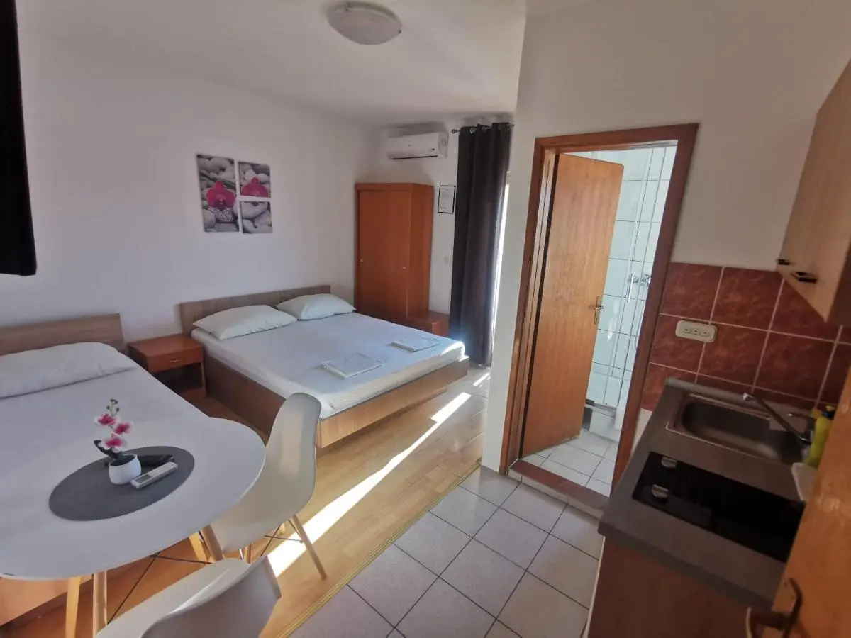 Apartmani Leženić M