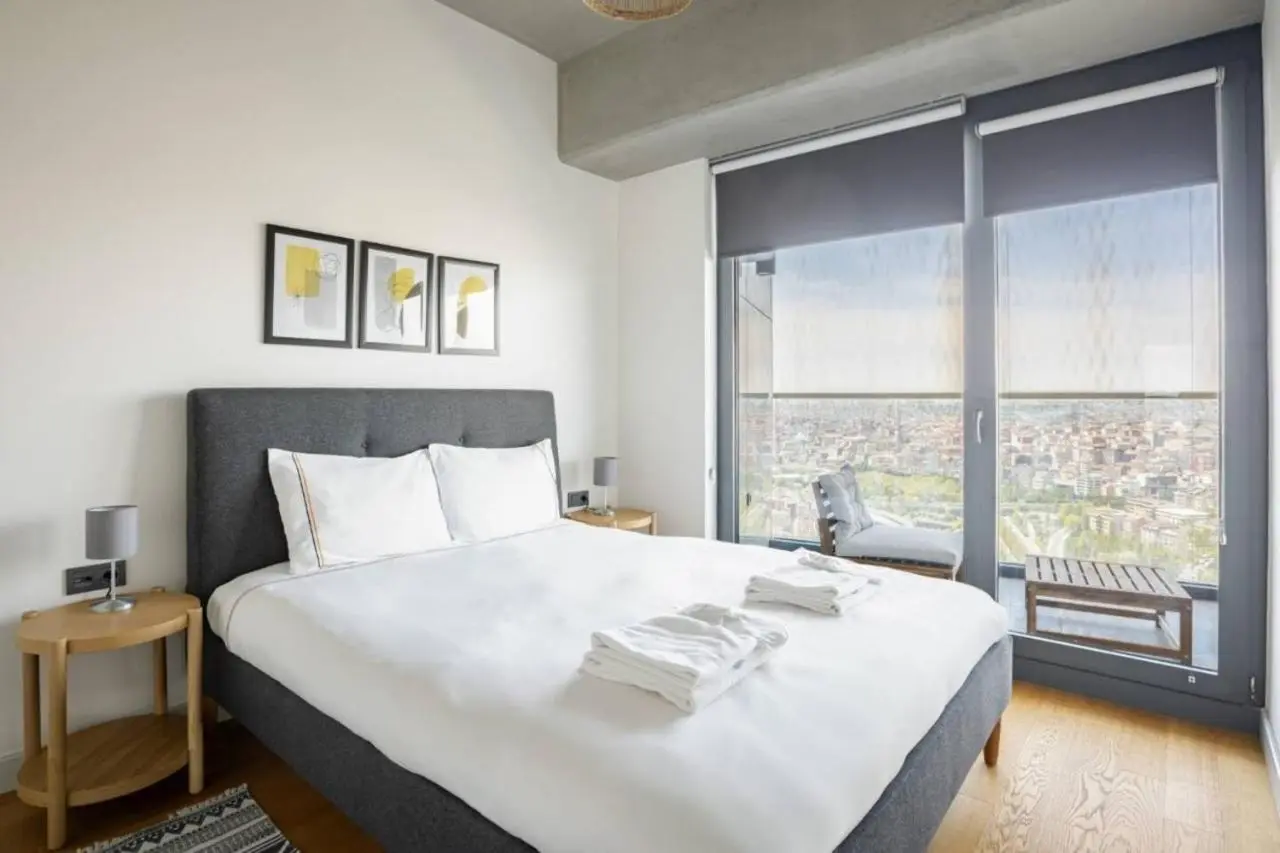 Gorgeous Modern 1BD Condo Views w PoolGym! #255